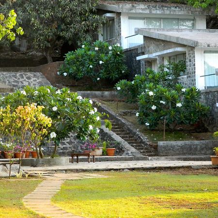 Nāndgaon V Resorts Mahua Bagh Murud מראה חיצוני תמונה